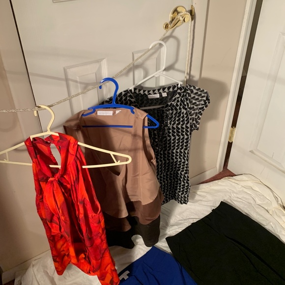 New York & Company Lot of Pre-owned Dress Pants (Sz 2P) and Tops (Sz XS) - Picture 3 of 17